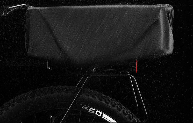 Removable liner fitted inside the bicycle rear basket